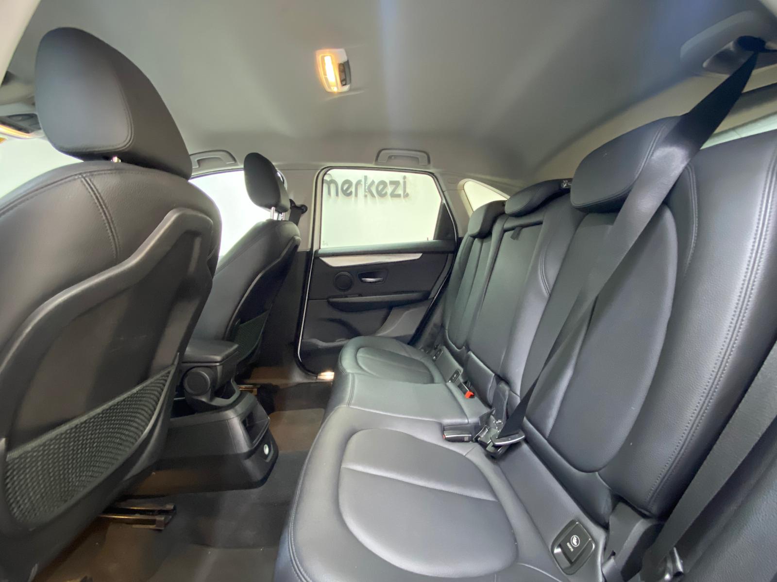 BMW 216d 18